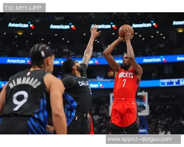 浓眉表现出色前三节高效得分19分并抢下9篮板助力球队争胜