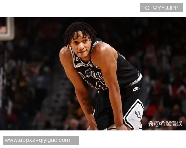 探花埃奇库姆表现尚可9投3中三分球命中1个贡献10分1篮板2助攻1盖帽