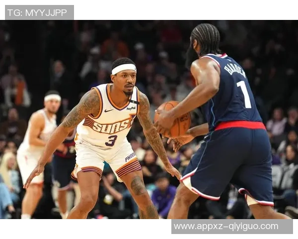 快船训练营首日盛况:灯泡组合同框小卡与比尔携手出击 快船训练营首日盛况:灯泡组合同框小卡与比尔携手出击